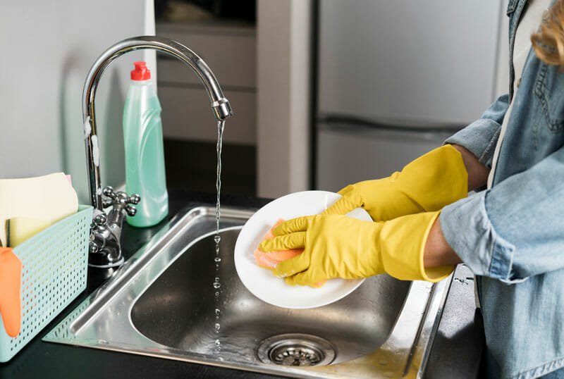شستشوی ظرف با دست
